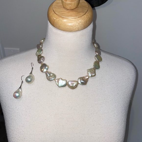 Freshwater pearls necklace and earrings set with sterling - Picture 2 of 6
